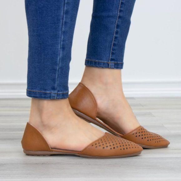 Shoes - Pointed Toe Perforated Ballerina Flat
